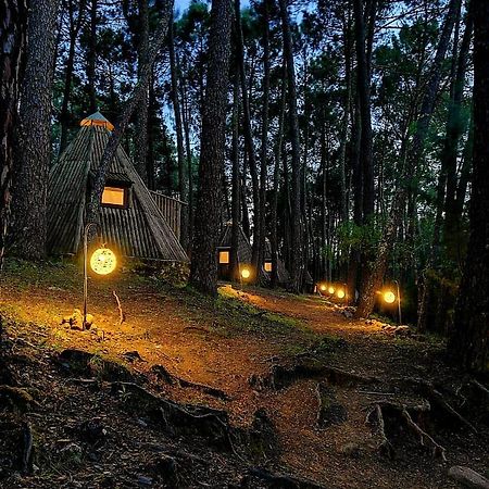Glamping The Teepee Hotel Mombeltran Exterior photo