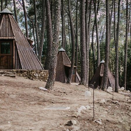 Glamping The Teepee Hotel Mombeltran Exterior photo