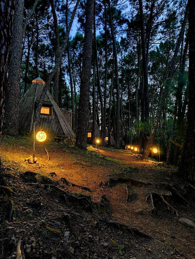 Glamping The Teepee Hotel Mombeltran Exterior photo