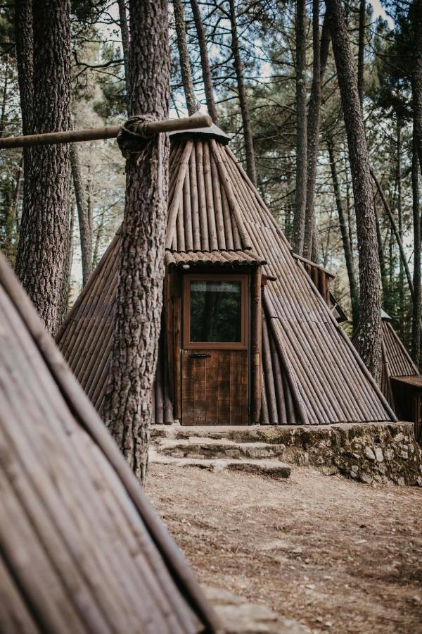 Glamping The Teepee Hotel Mombeltran Exterior photo